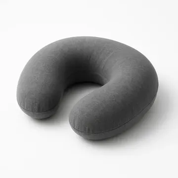 体にフィットするネッククッション